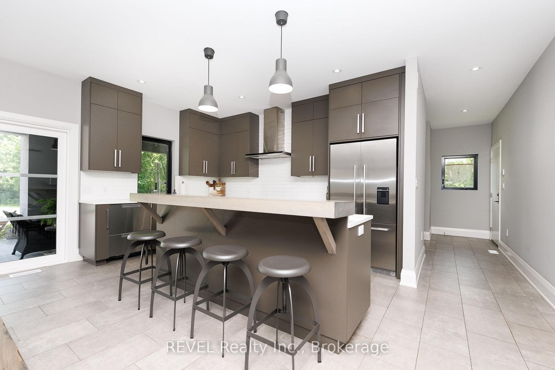 1009 Canboro Road photo 8