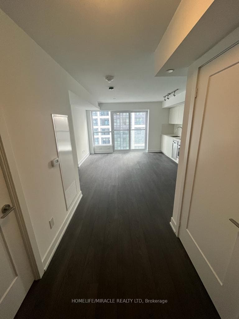5 Mabelle Avenue Unit 1430 photo 7