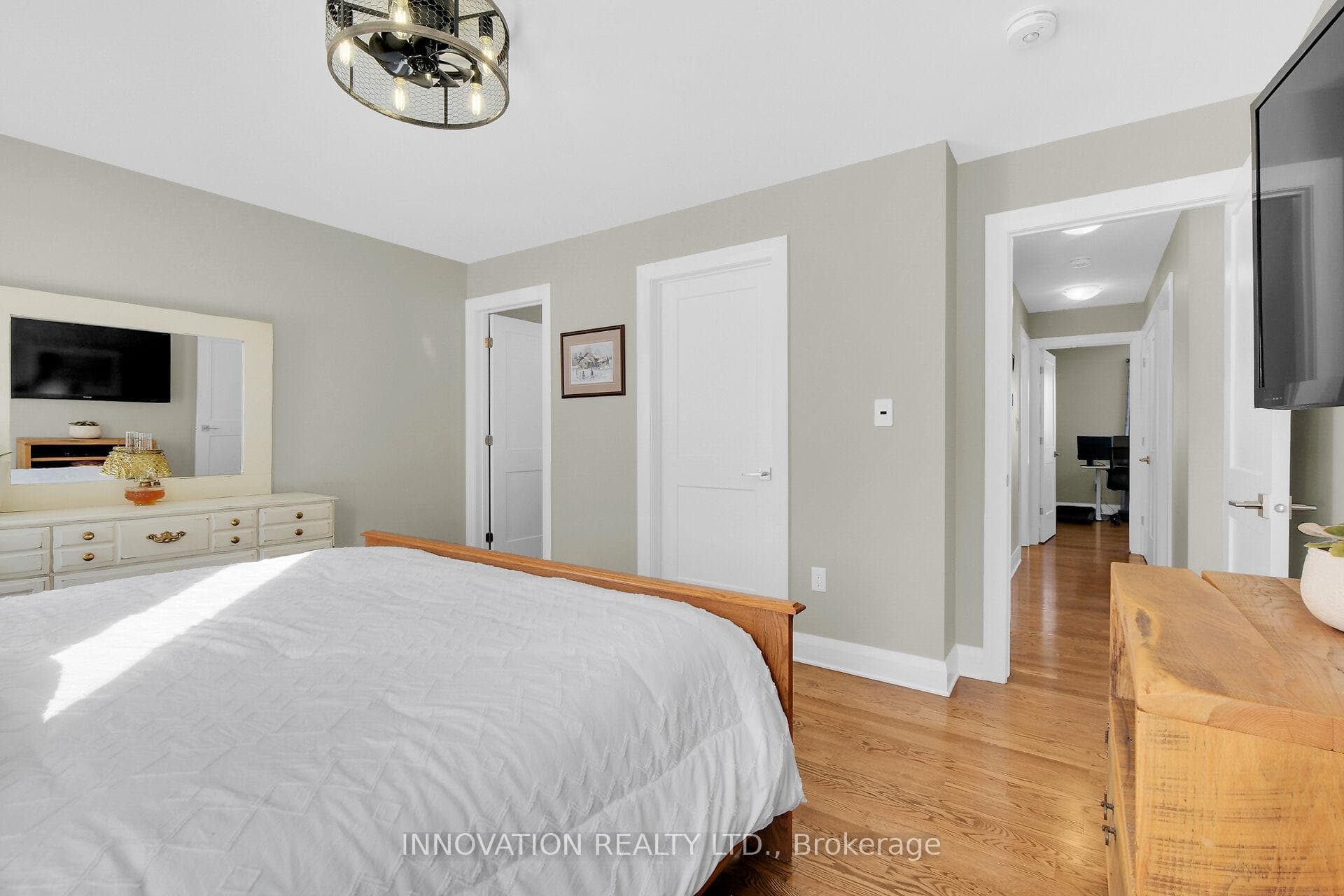 1756 Coleman Crescent photo 16