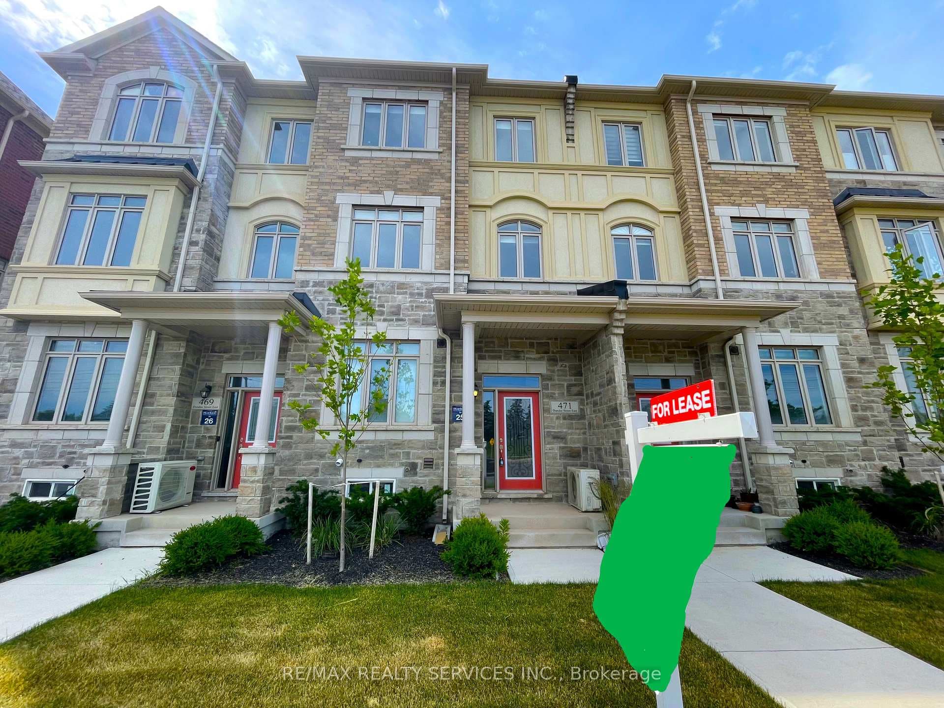 471 Dundas Street photo 1