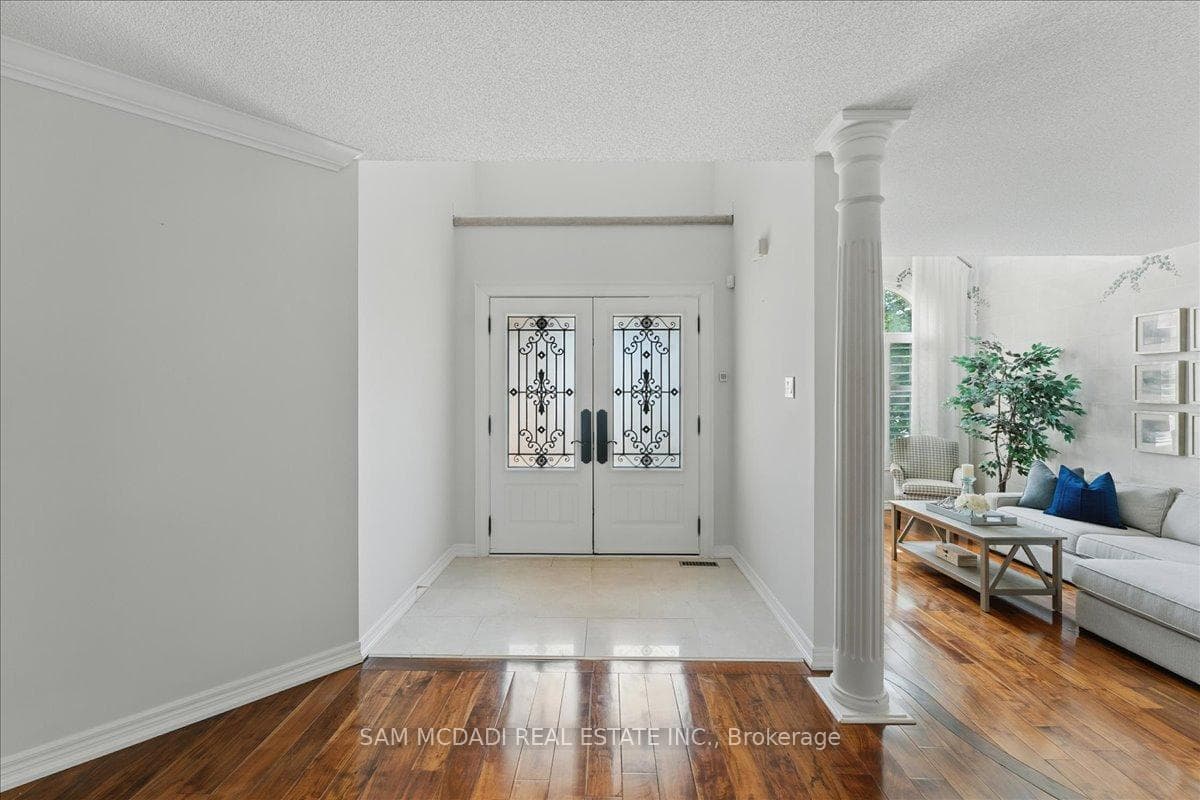 1463 Bayshire Drive photo 3