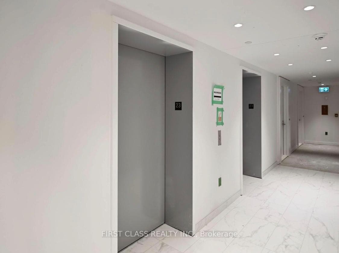 230 Simcoe Street Unit 2512 photo 5