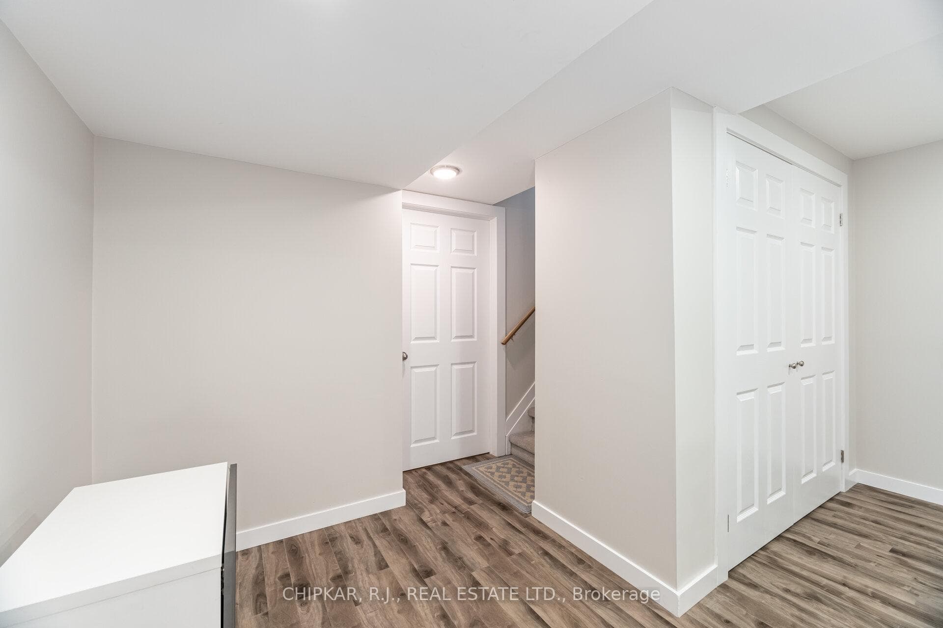 1280 Foxglove Place photo 25