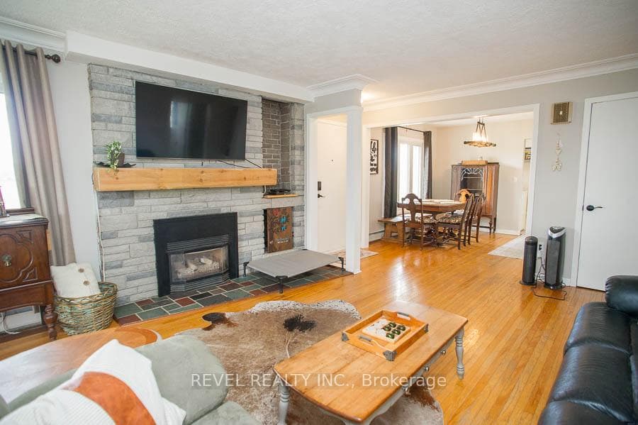 1039 St. John's Road photo 4