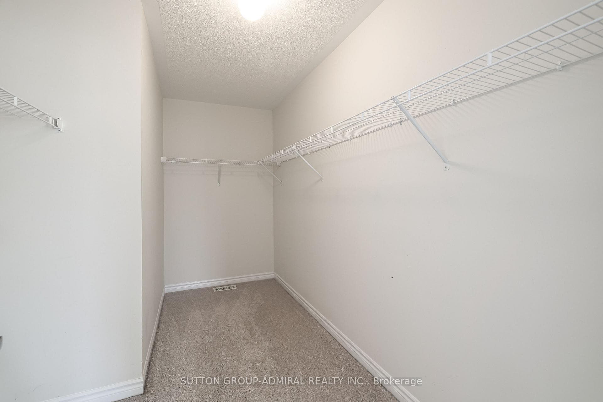 1417 Farrow Crescent photo 18
