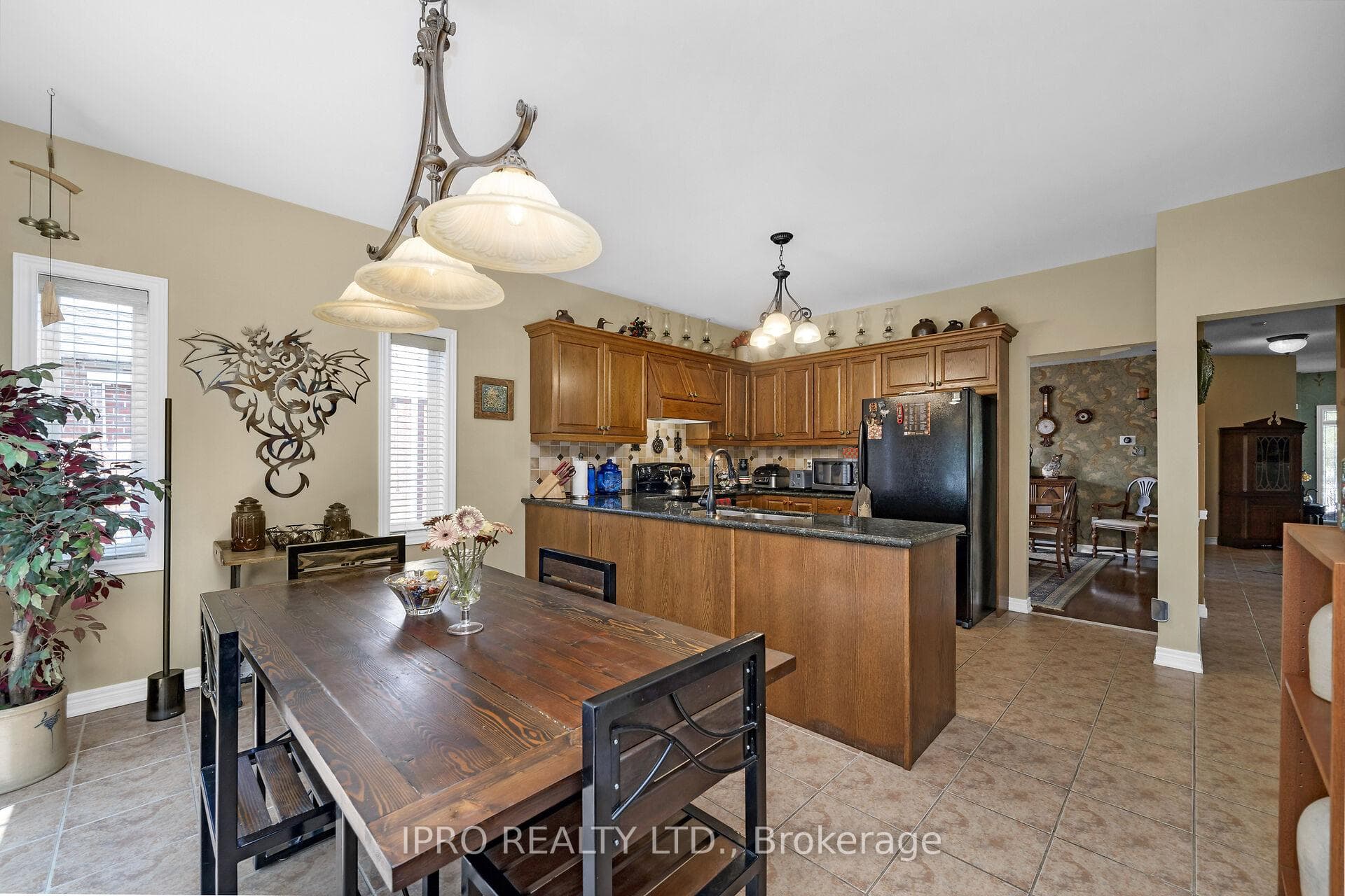 229 Acton Boulevard photo 17