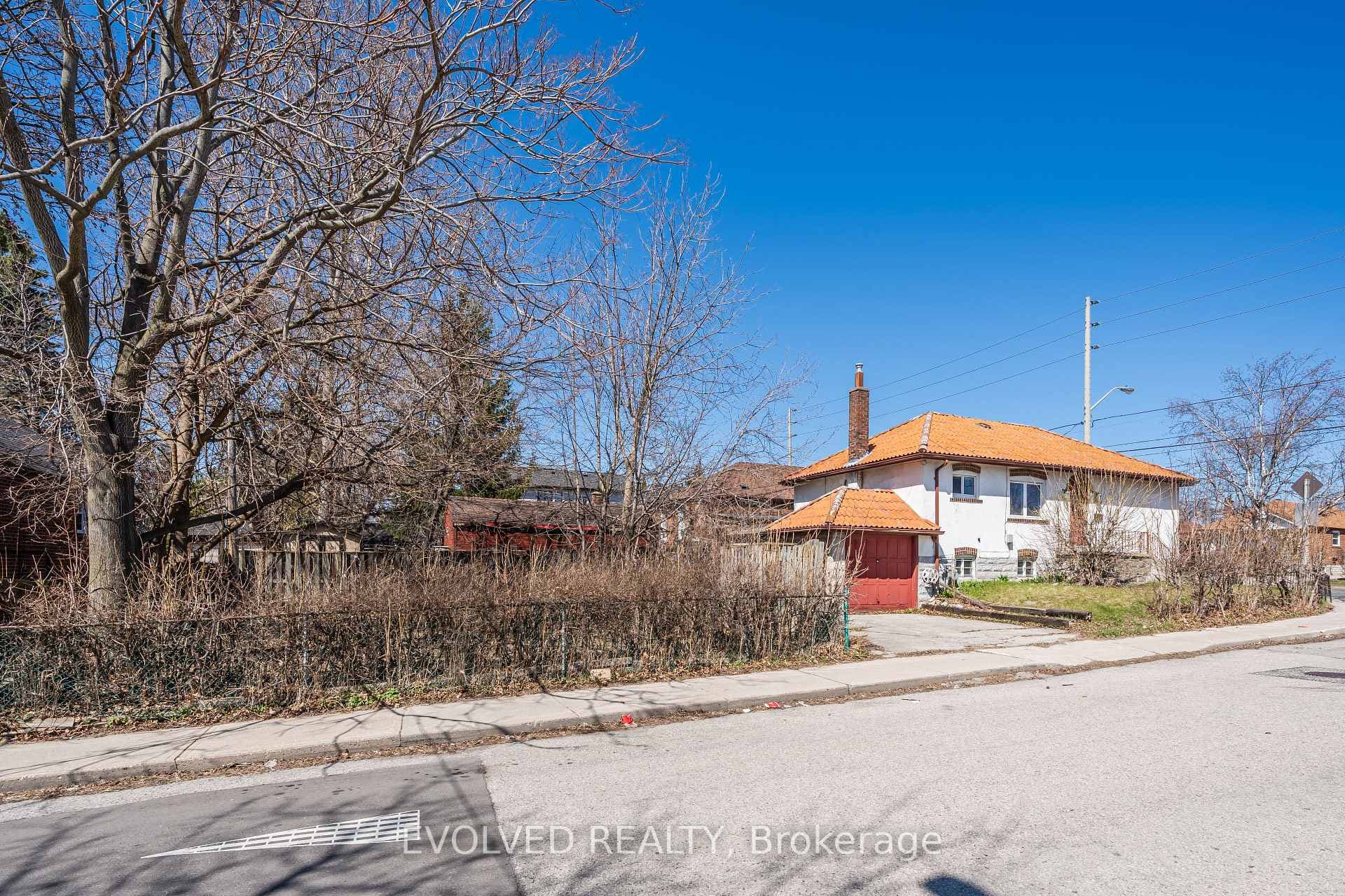 1338 Victoria Park Avenue photo 5