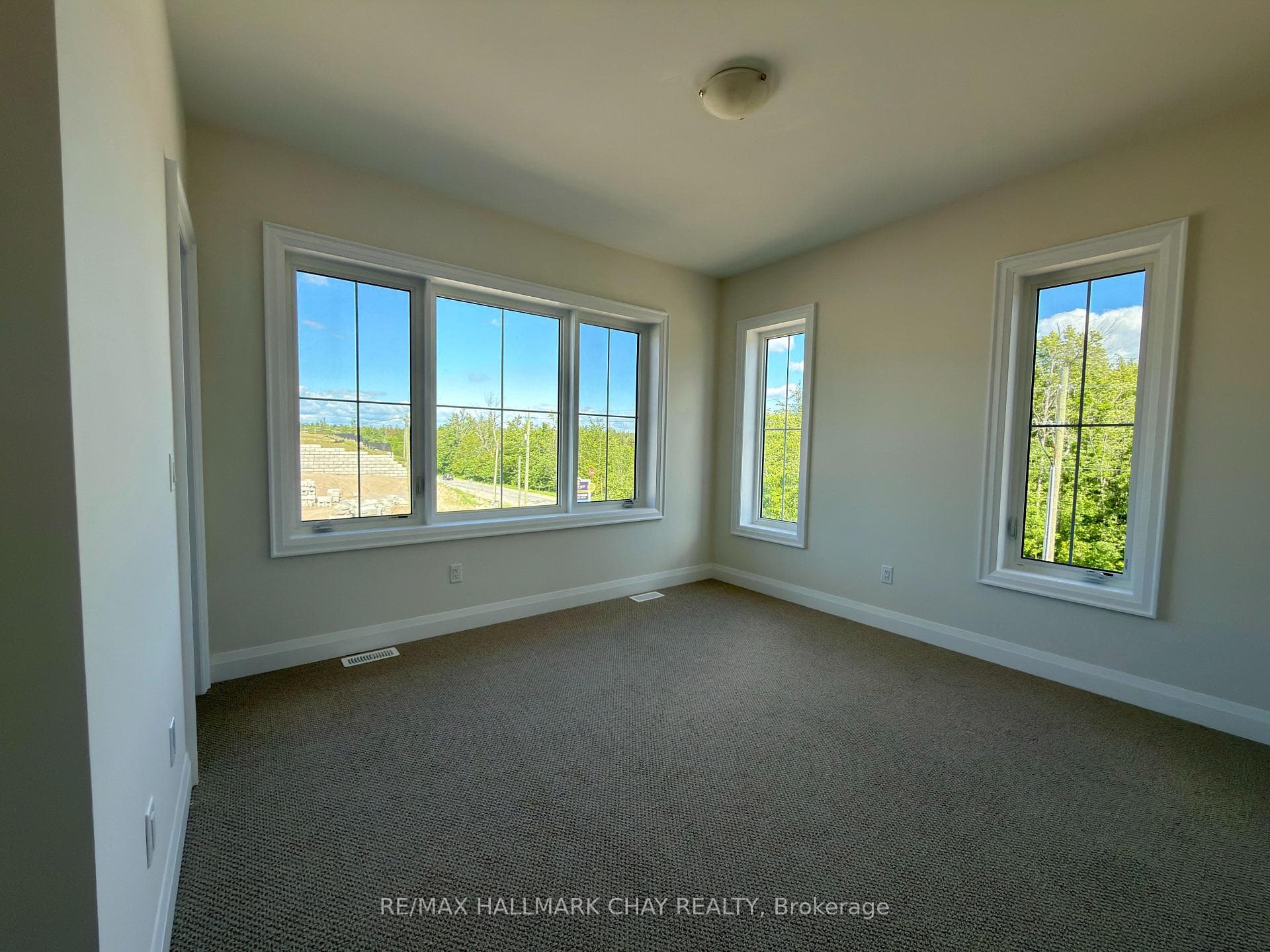 2 Pinetree Drive photo 22