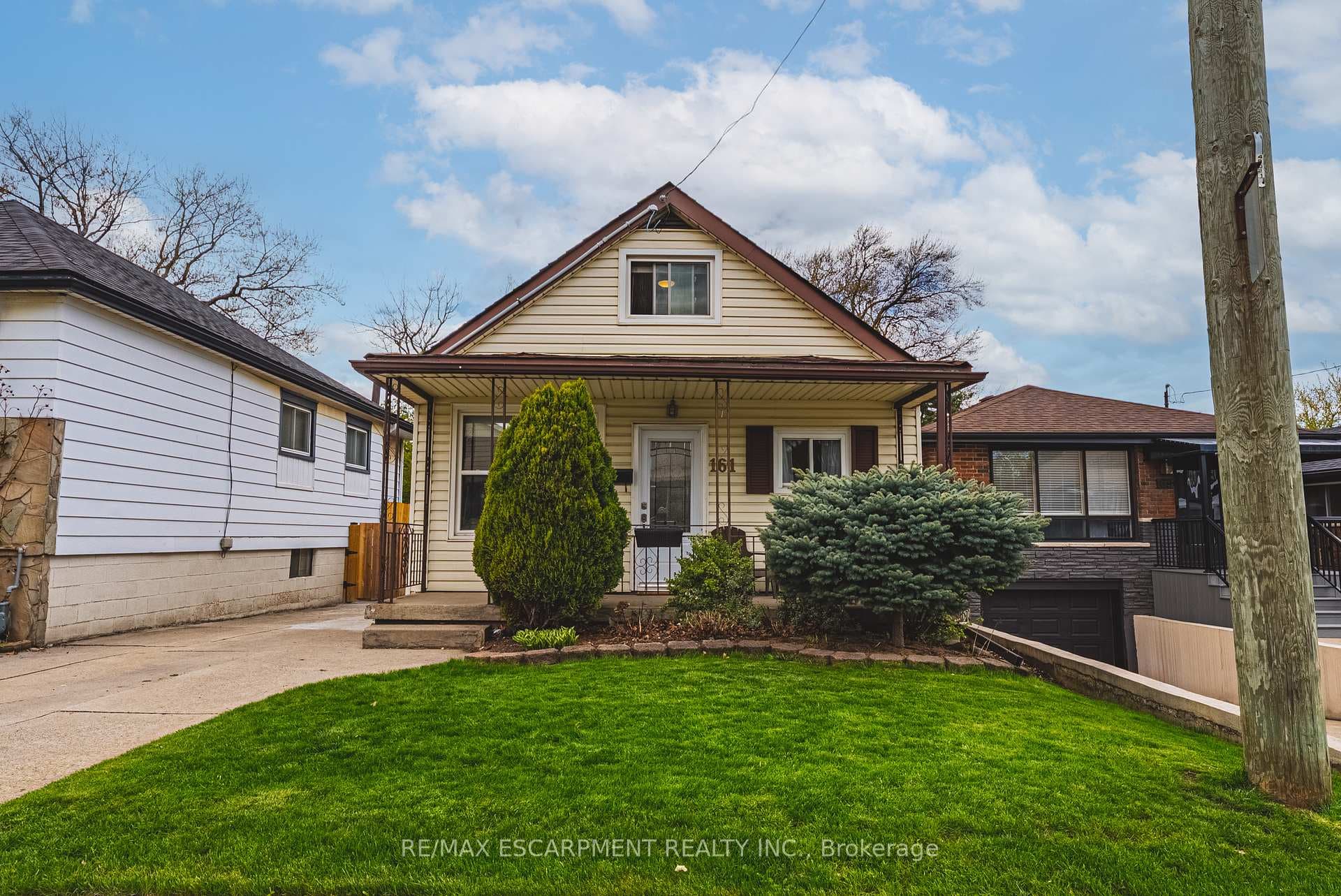 161 Ivon Avenue photo 2