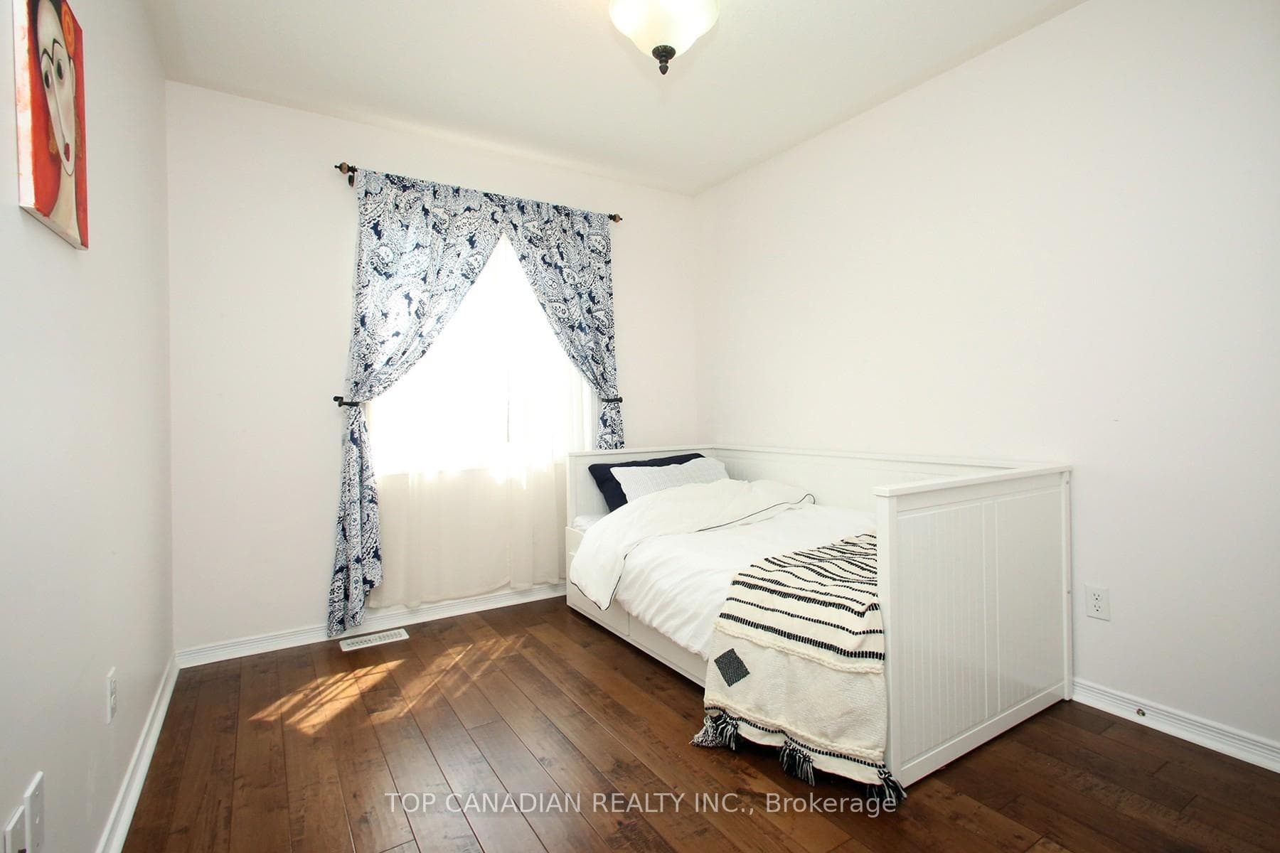 84 Maroon Drive photo 15
