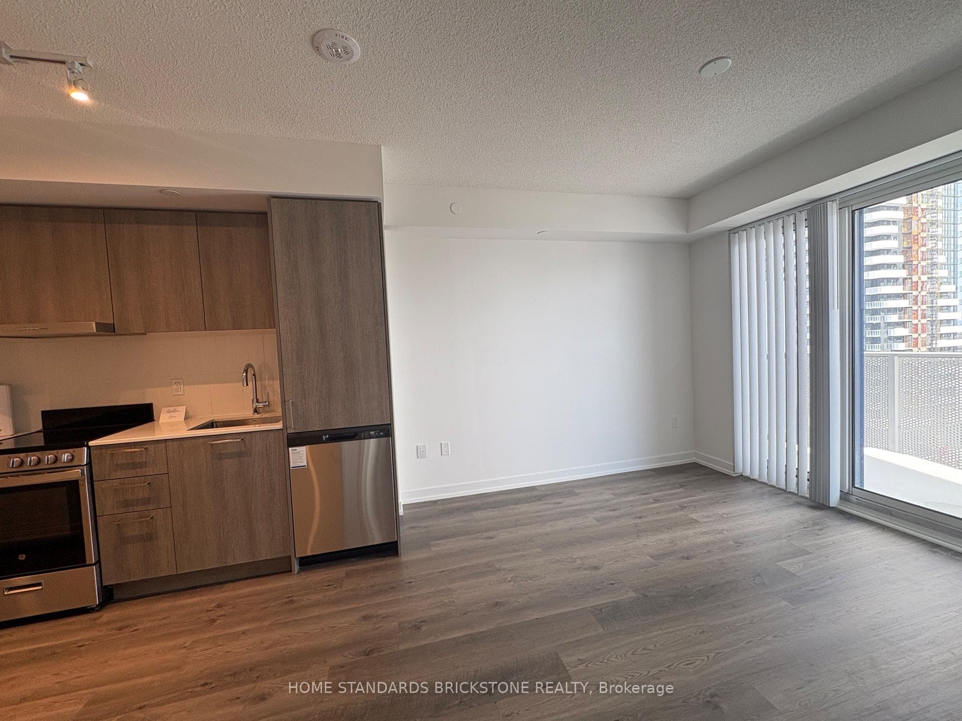 195 Commerce Street Unit 1502 photo 8