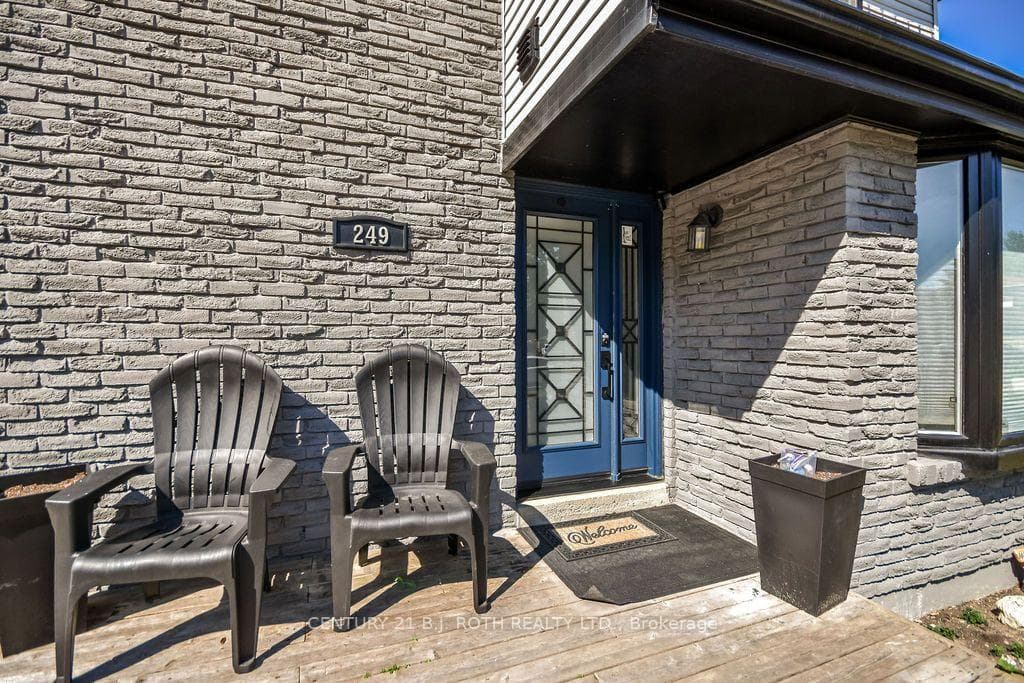249 Leavens Court photo 3