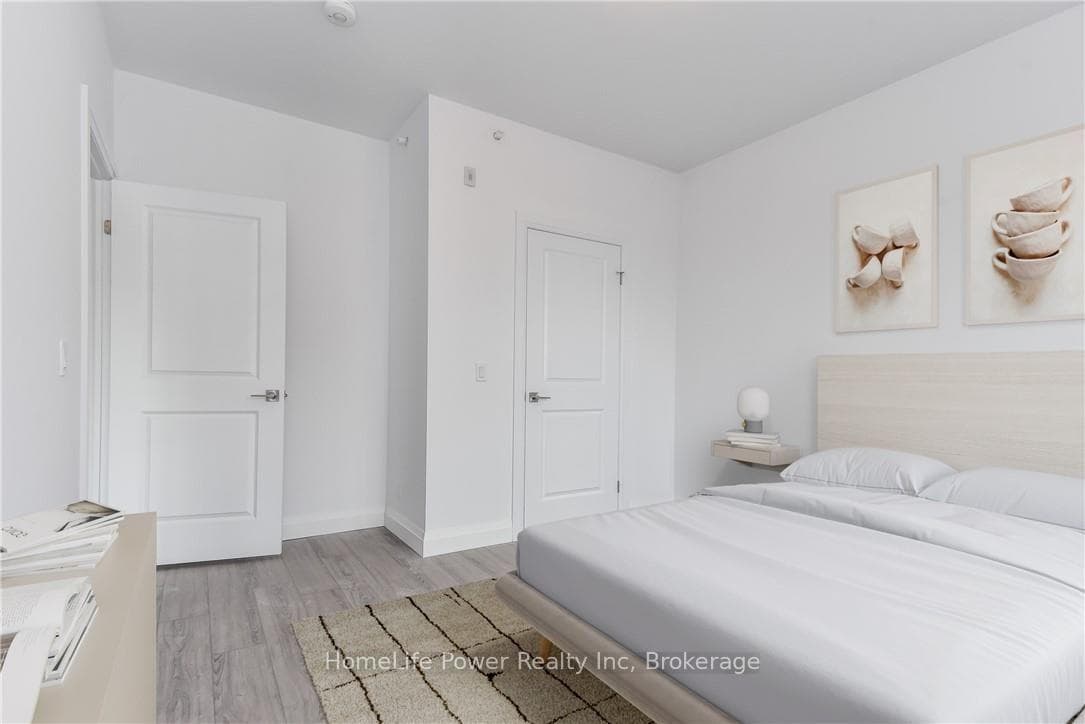 Bedroom (Virtually Staged)