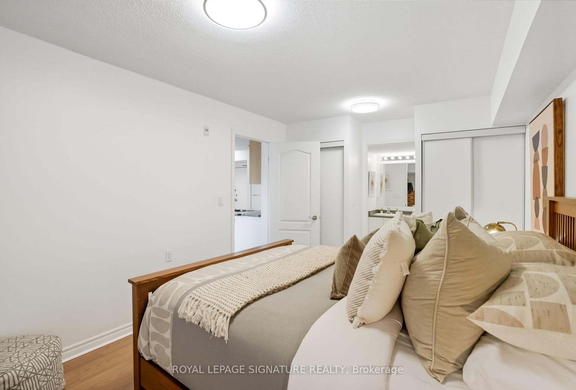 935 Sheppard Avenue Unit 402 photo 12