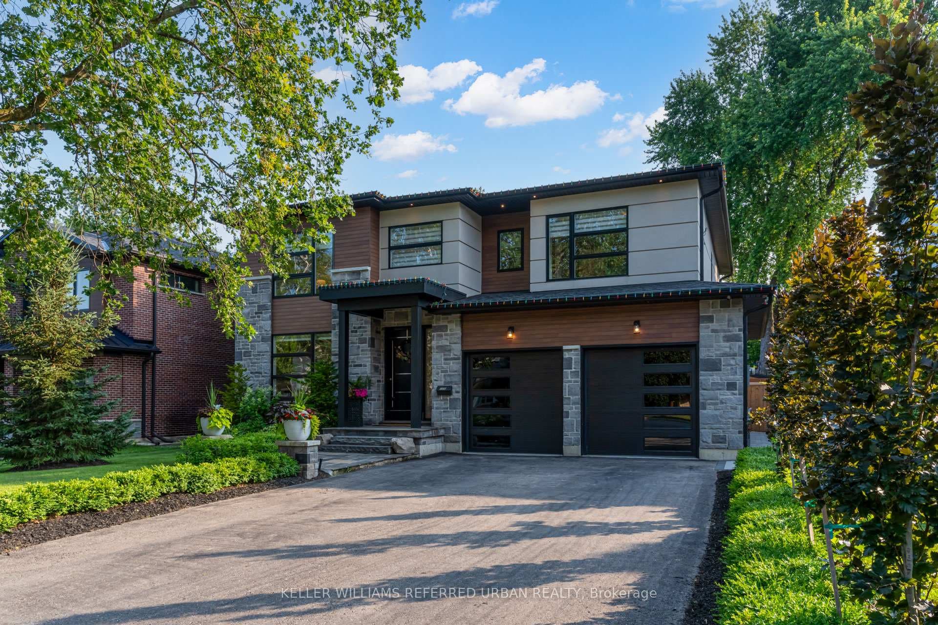 1376 Applewood Road photo 1