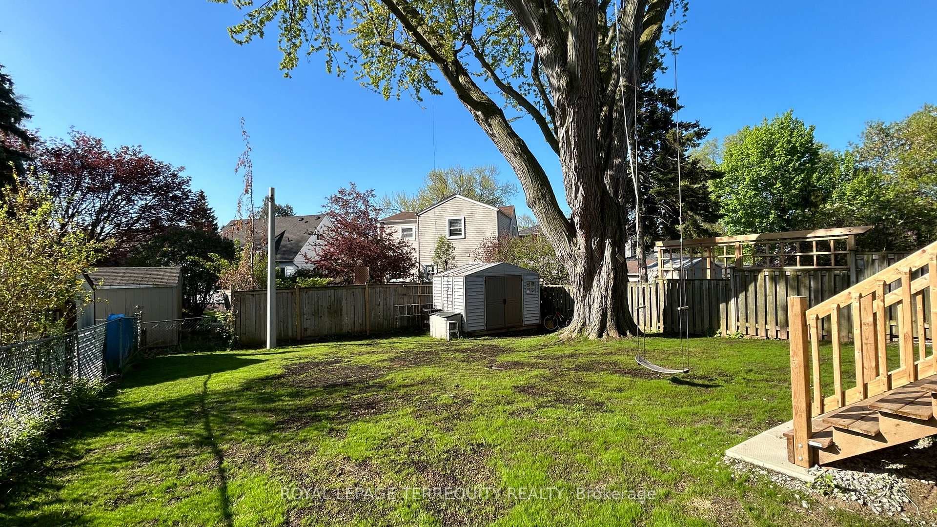 45 Furnival Road photo 32