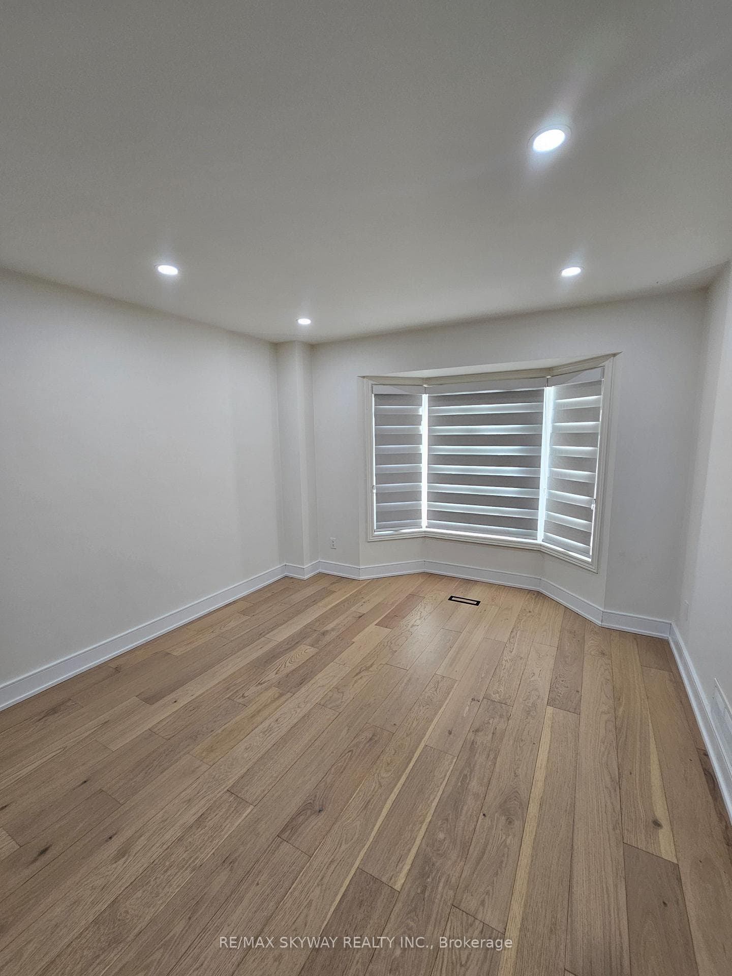 546 Turnbridge Road photo 4