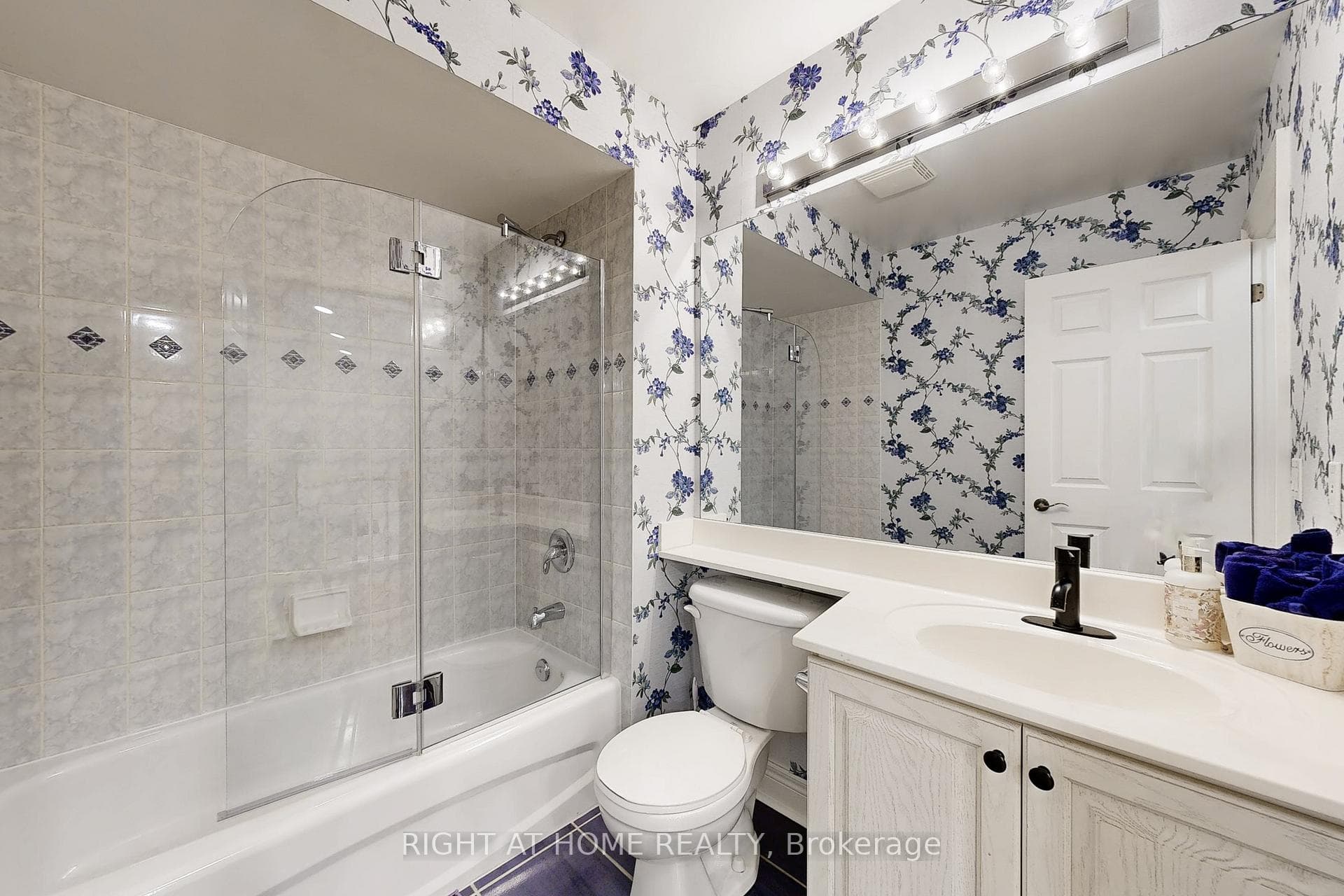 9 Arlington Way photo 27