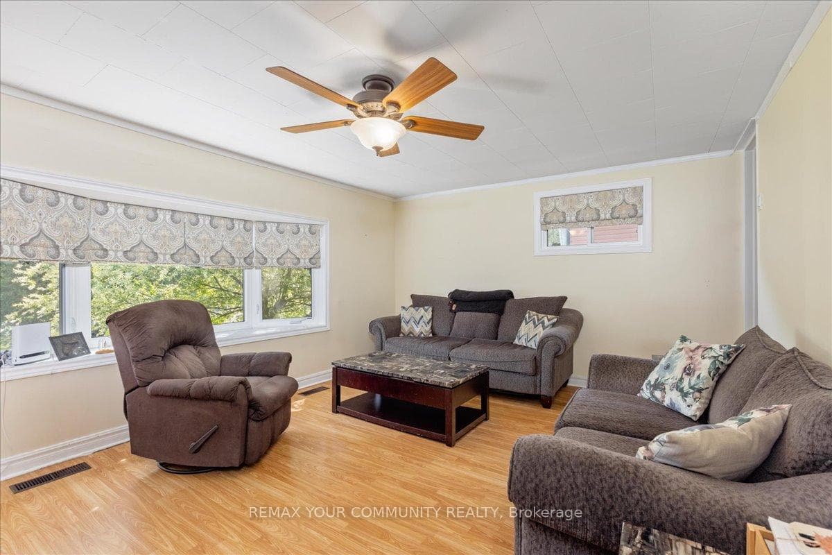 17 Farley Circle photo 14