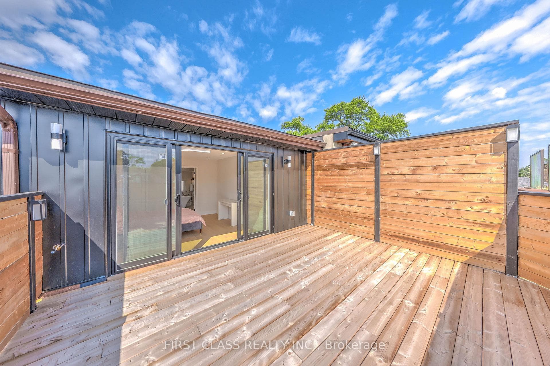 431 Roxton Road photo 28