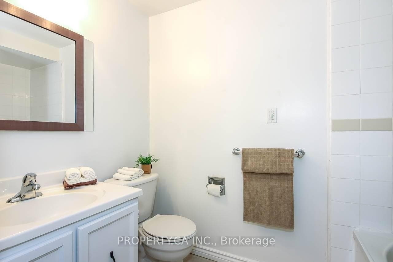 81 Holsworthy Crescent Unit Main photo 12