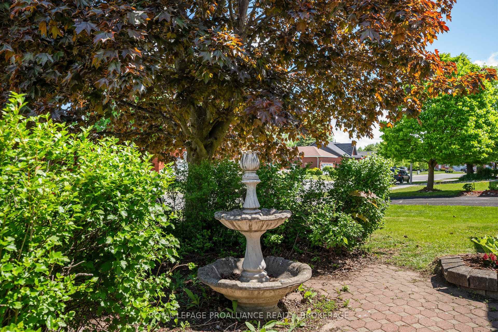 151 Greenlees Drive photo 4