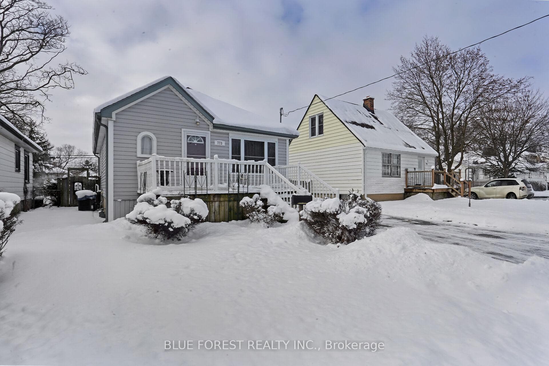 773 Curry Street photo 2