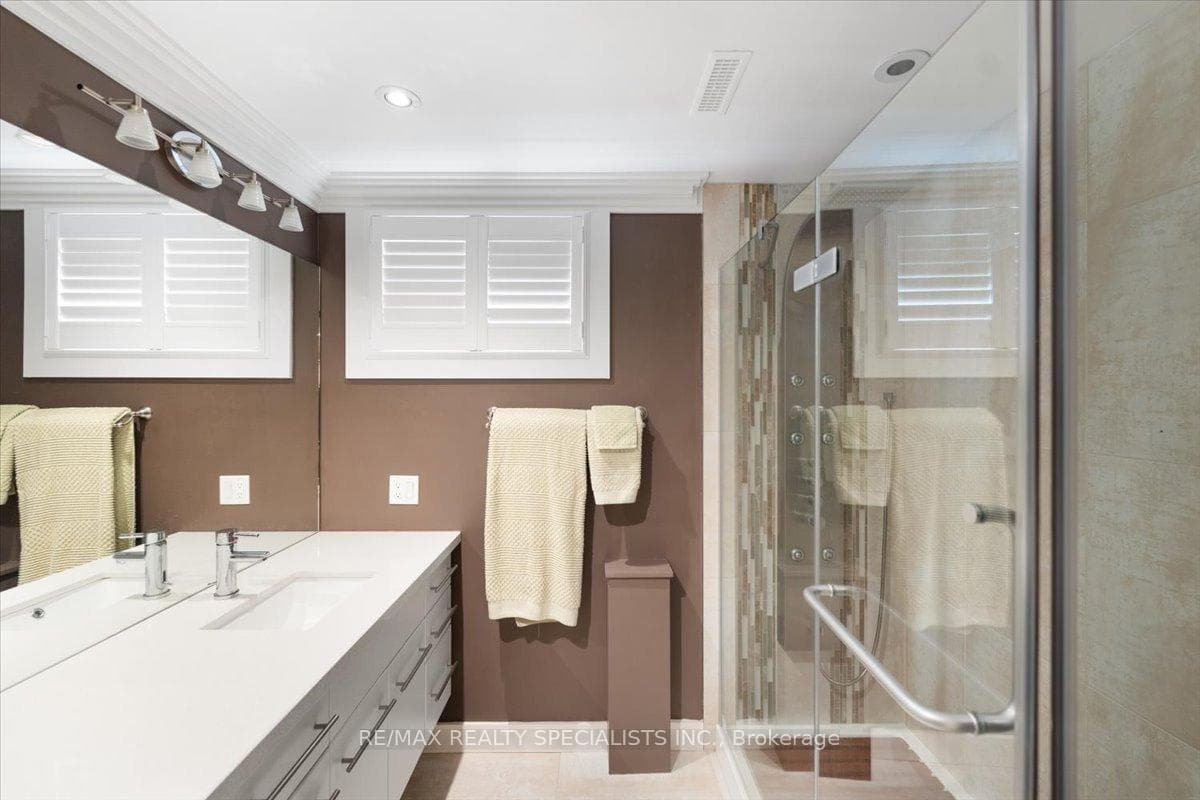 140 Walker Road photo 31