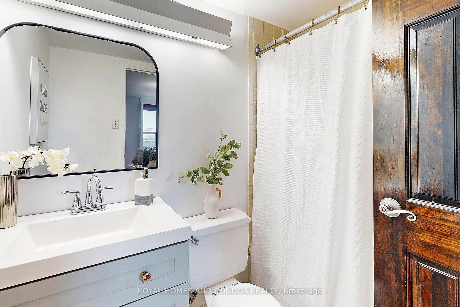 130 Neptune Drive Unit 1206 photo 25