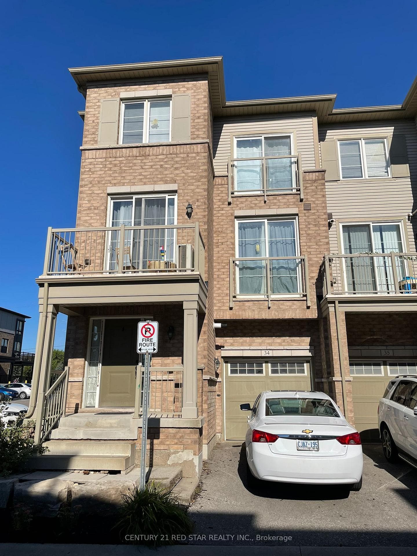 165 Hampshire Way Unit 34 photo 2