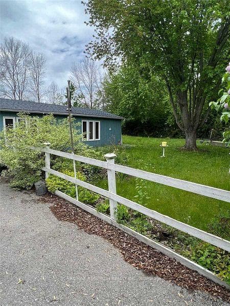 94 Sunkist Road photo 17