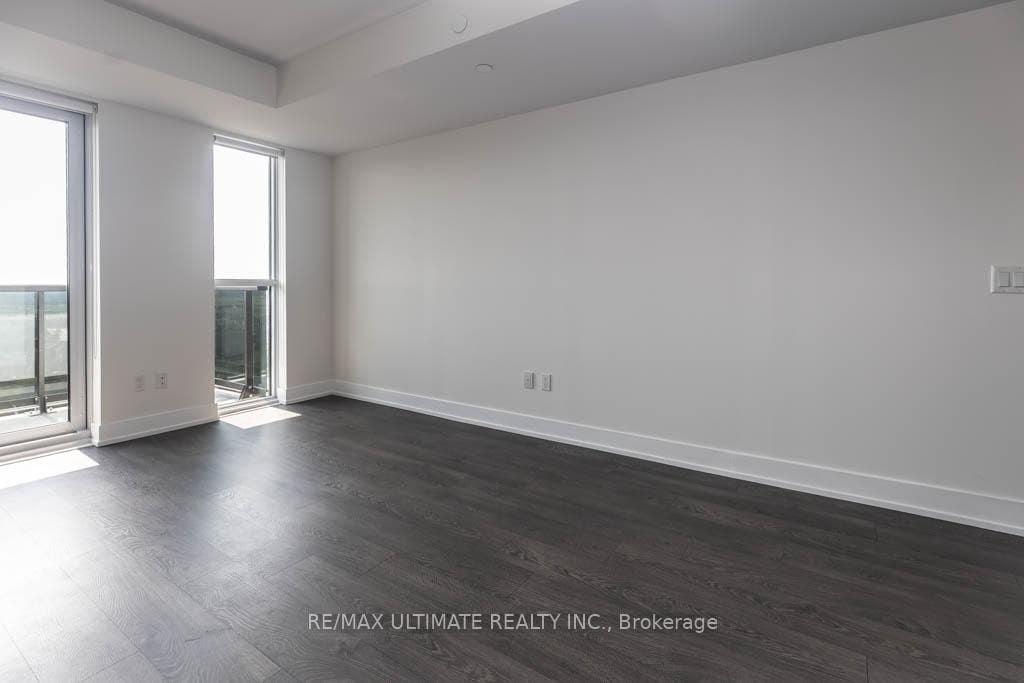2550 Simcoe Street Unit 1802 photo 9