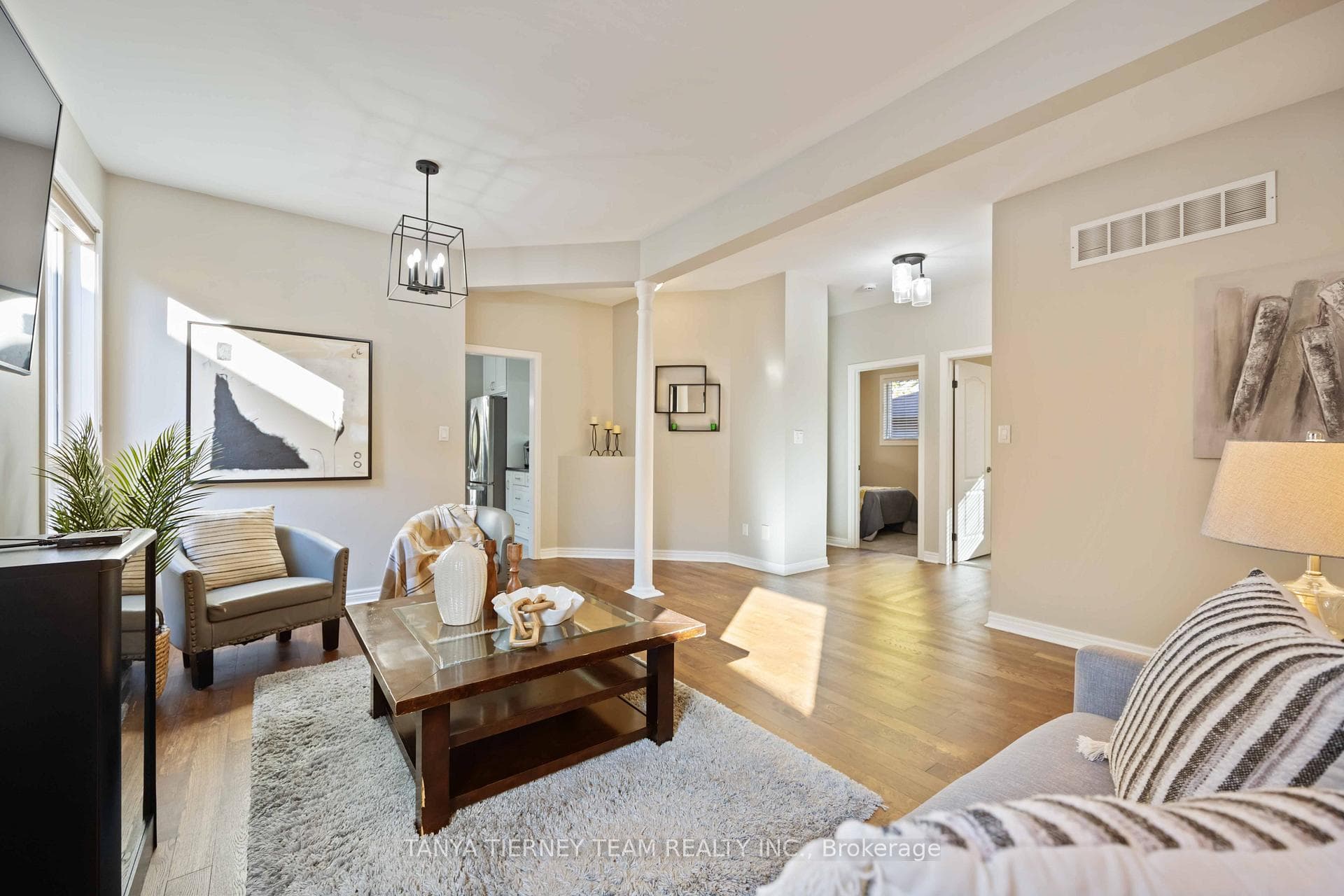 16 Cody Avenue photo 7