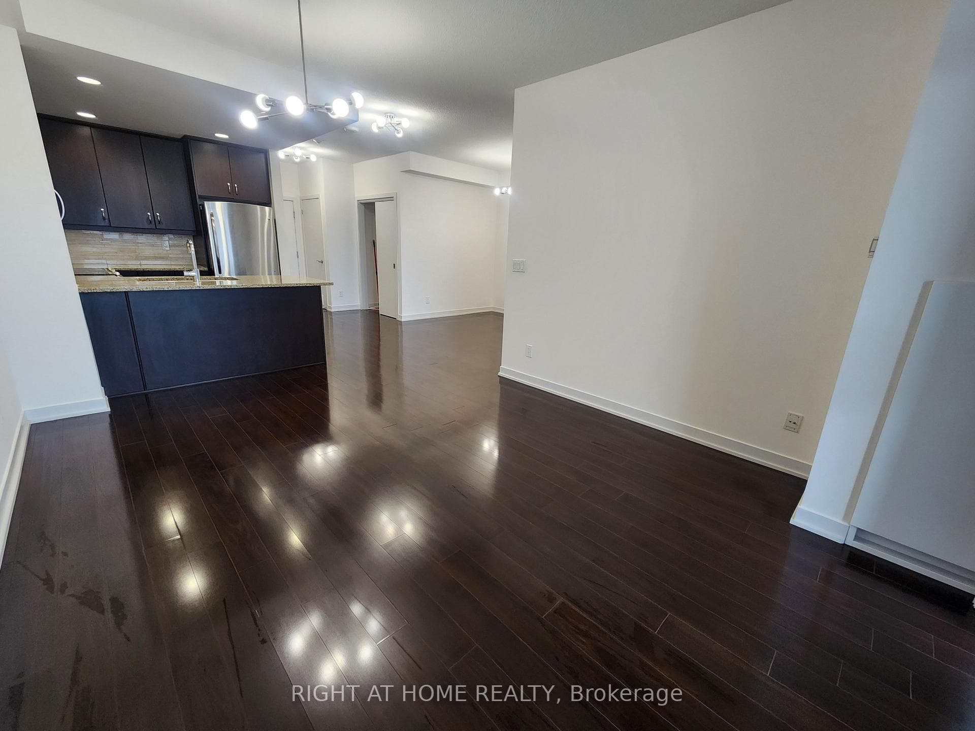 551 Maple Avenue Unit 1205 photo 9