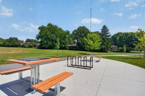 657 Viscount Road photo 46