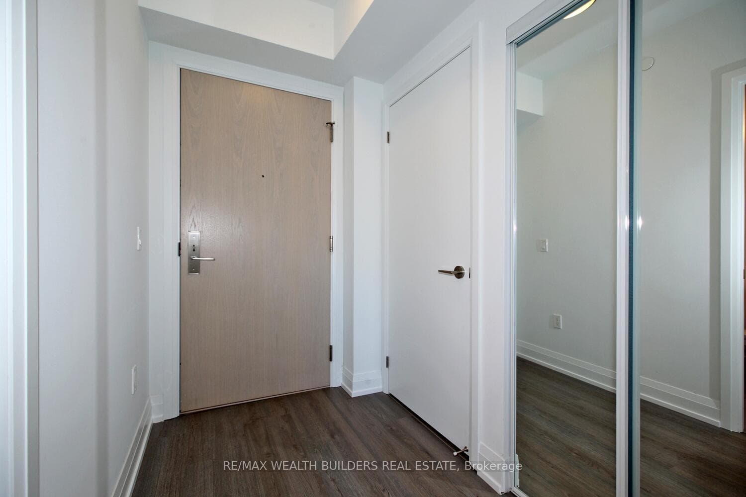 77 Mutual Street Unit 1005 photo 4