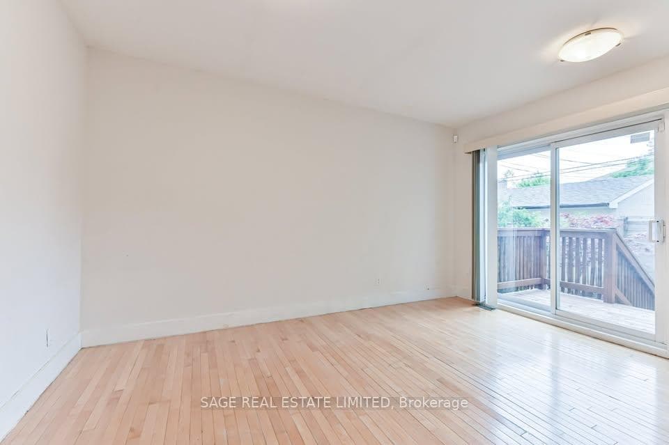 650 Markham Street Unit Main Floor photo 9