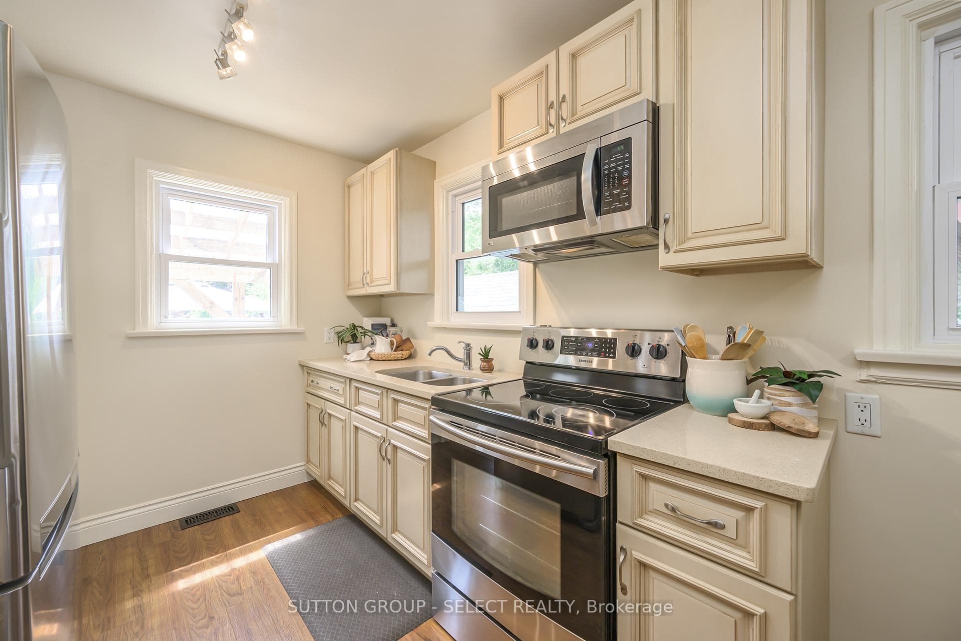 849 Lorne Avenue photo 17