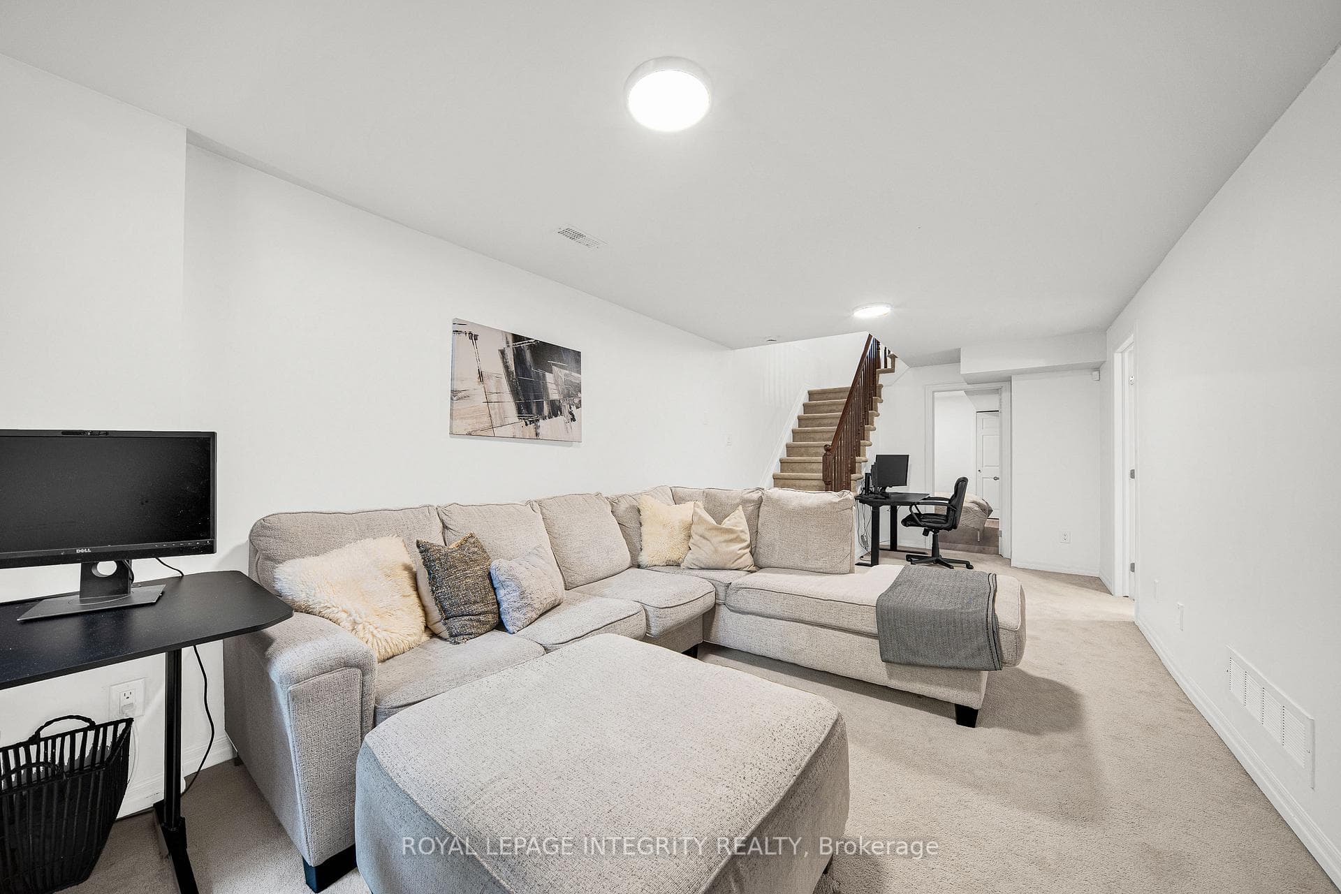 114 Hawkeswood Drive photo 39