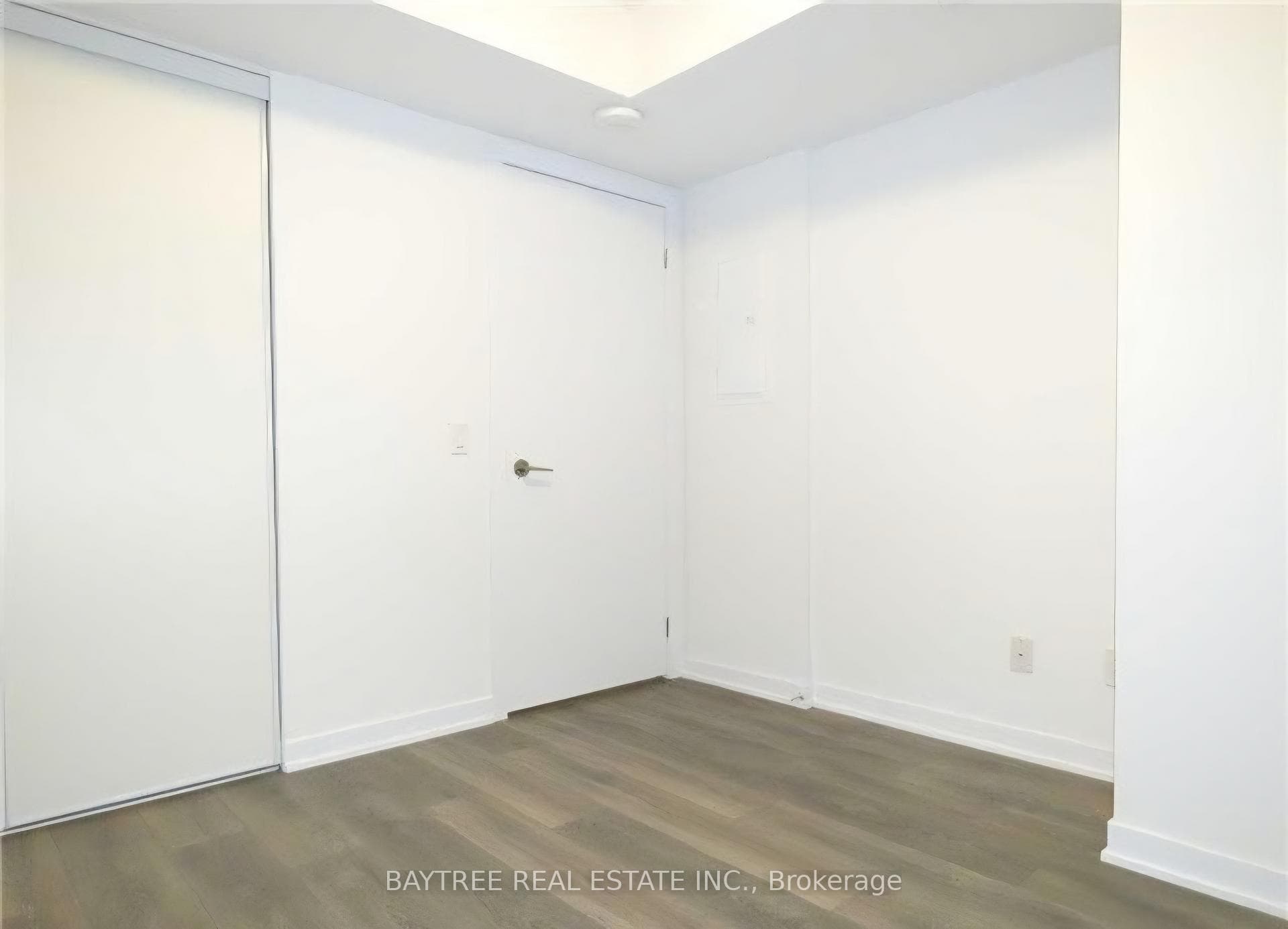 87 Peter Street Unit 1012 photo 4
