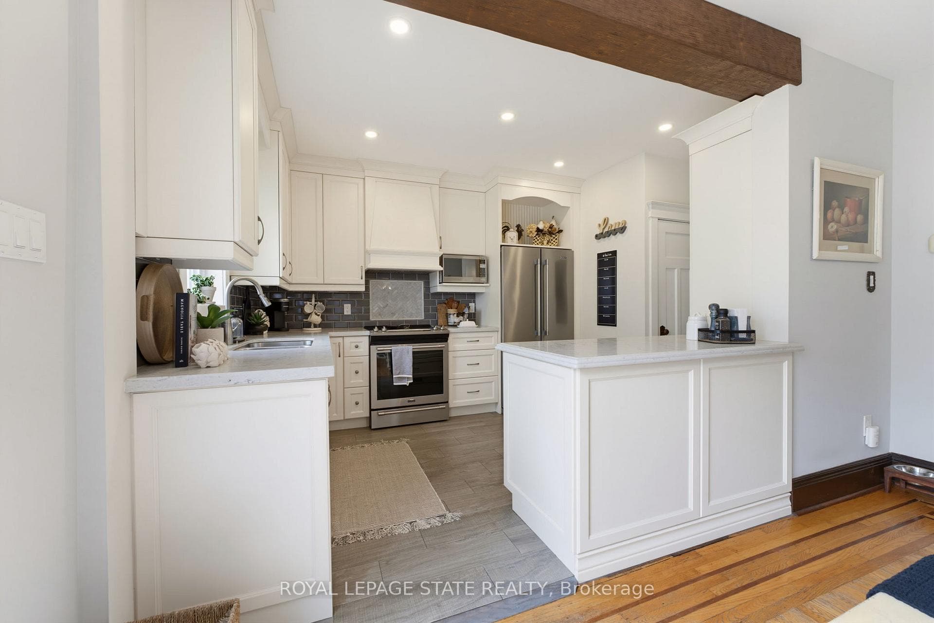 394 Charlton Avenue photo 17