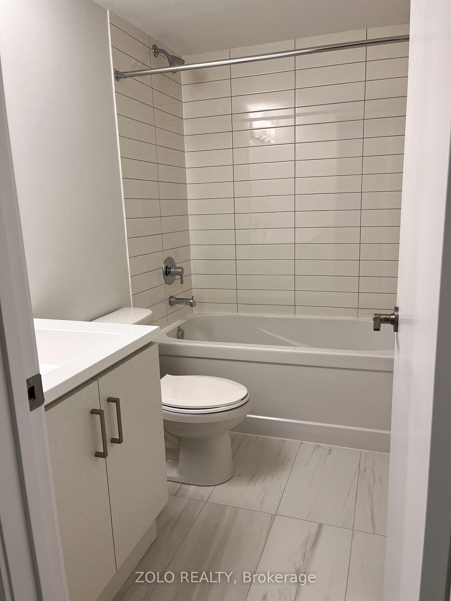 131 HONEYSCRISP Crescent Unit 209 photo 8