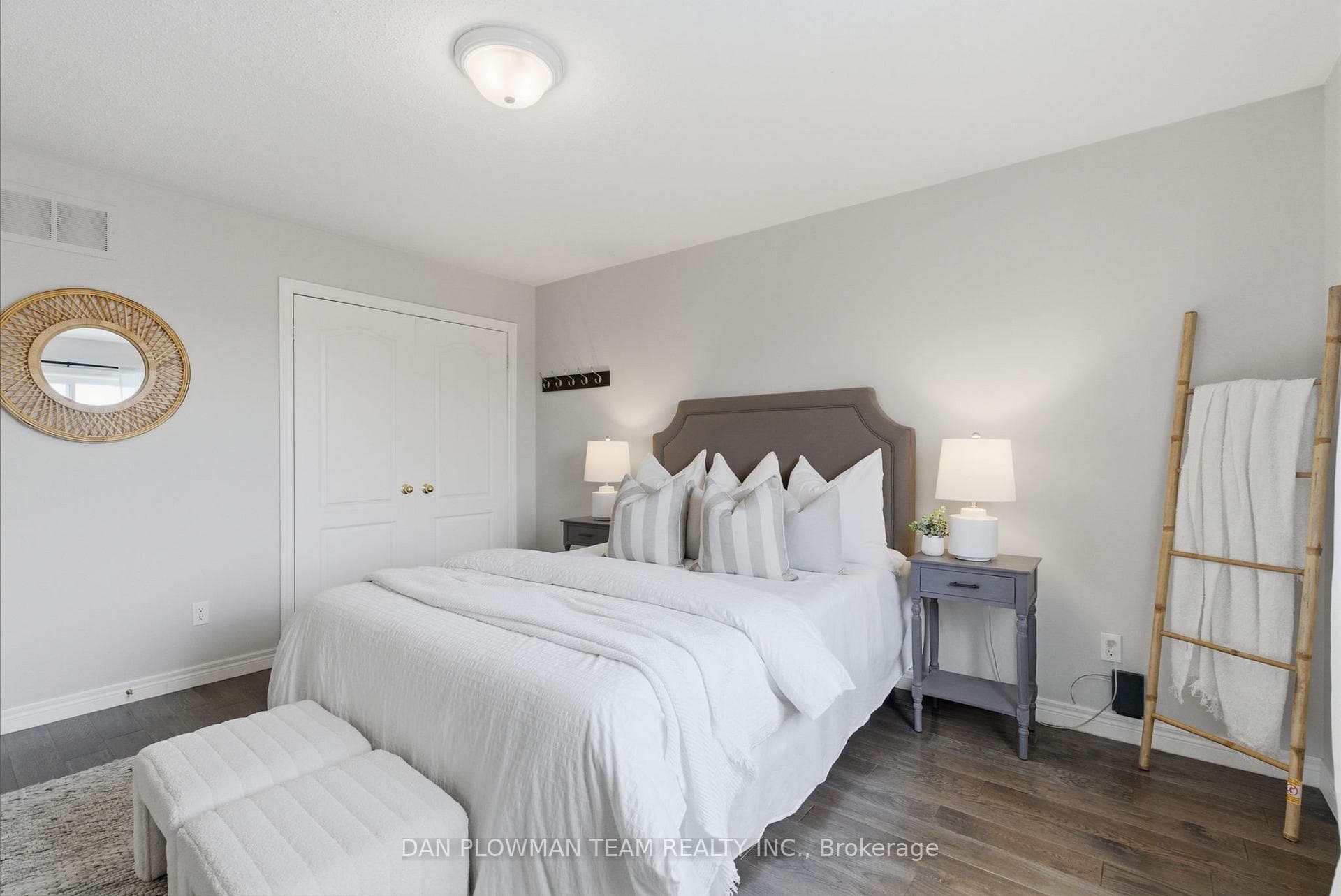 2243 Pilgrim Square photo 27