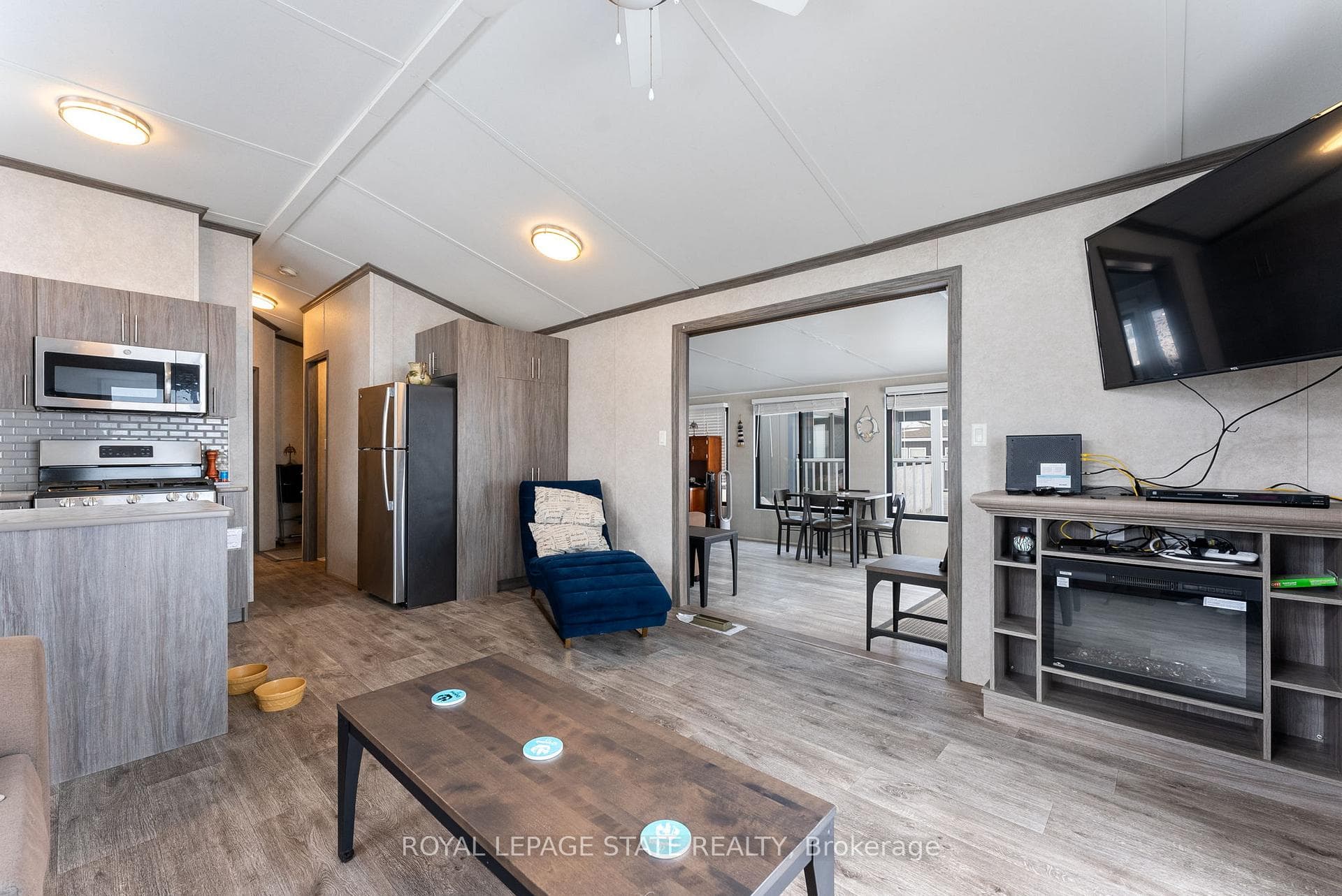 490 Empire Road photo 8