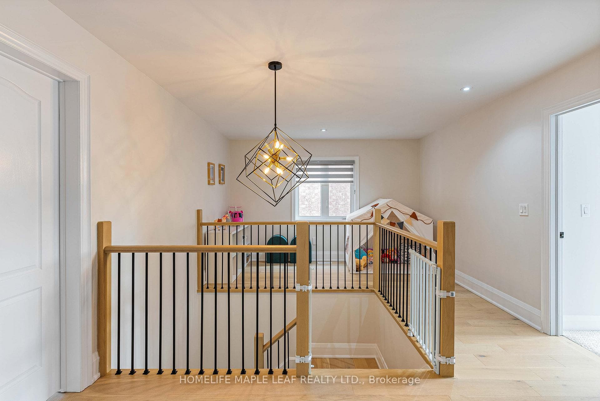 144 Bloomsbury Avenue photo 24