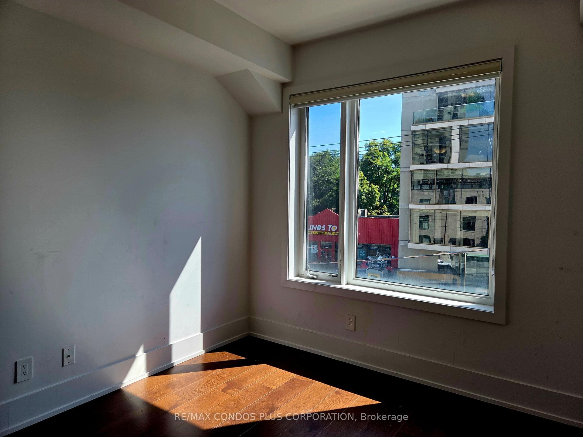270 Davenport Road Unit 9 photo 25