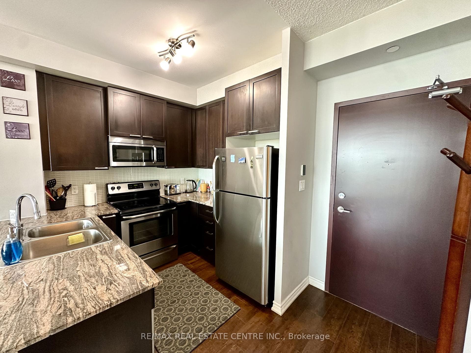 1328 Birchmount Road Unit 1806 photo 5