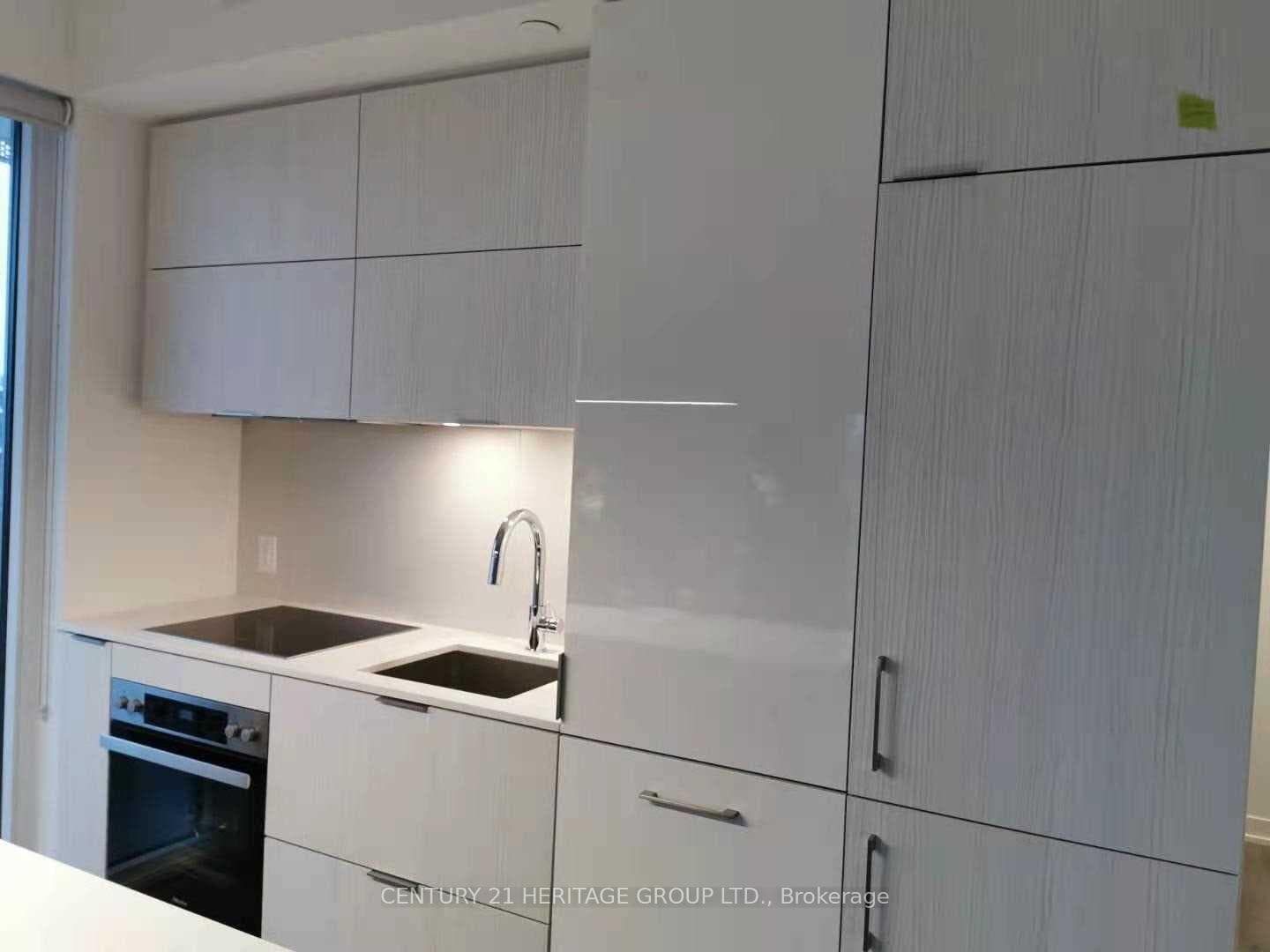20 Richardson Street Unit 819 photo 4