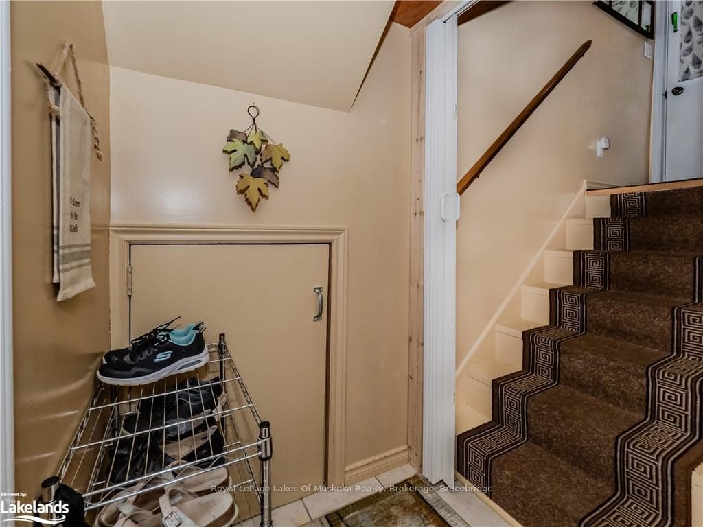 70 TAYLOR Road photo 24
