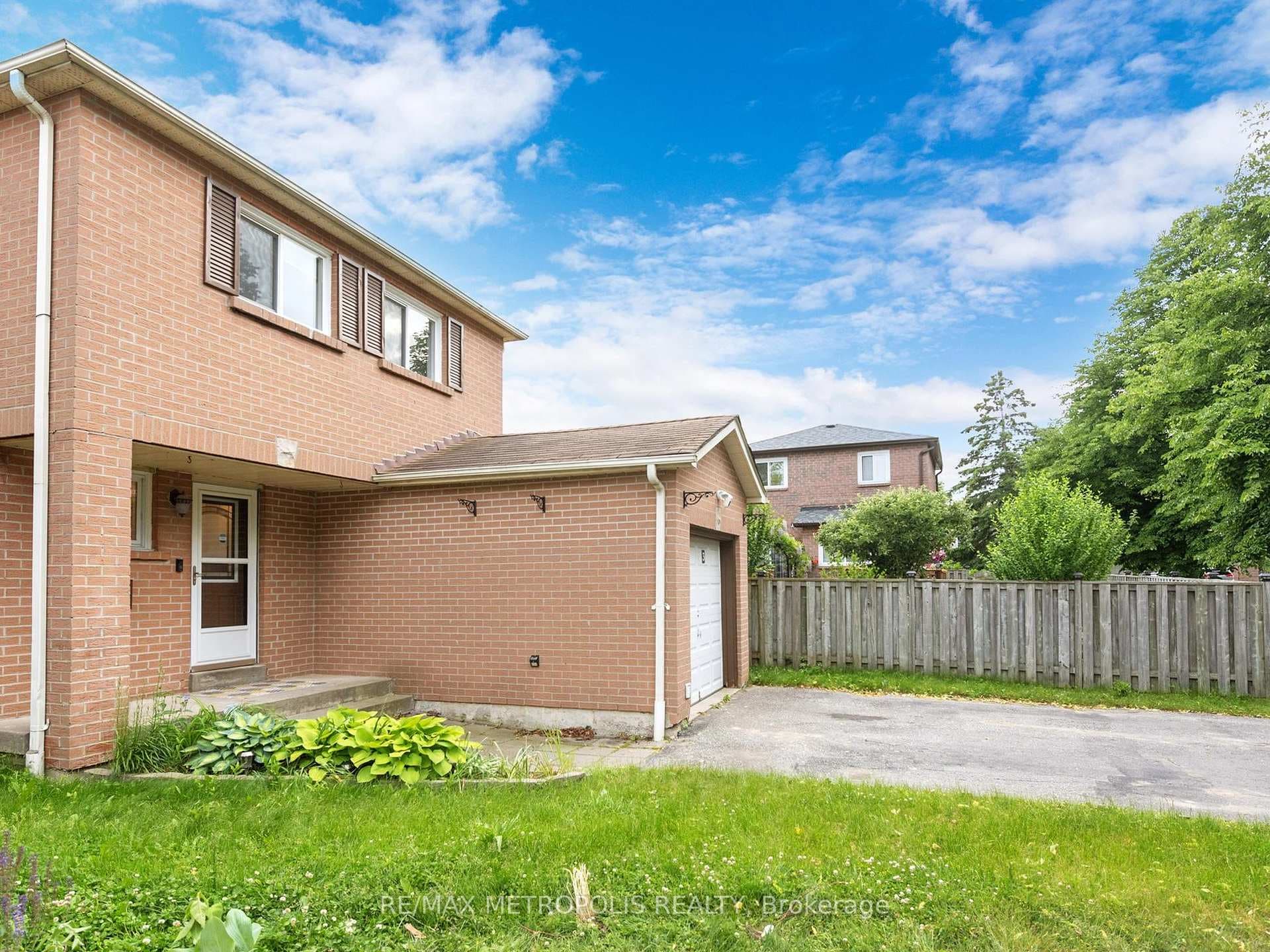 3 Hendley Drive photo 2